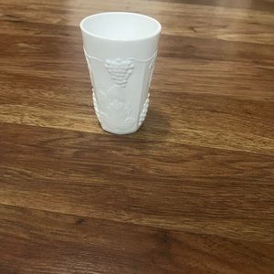 Vintage colony grapevine milk glass tumbler